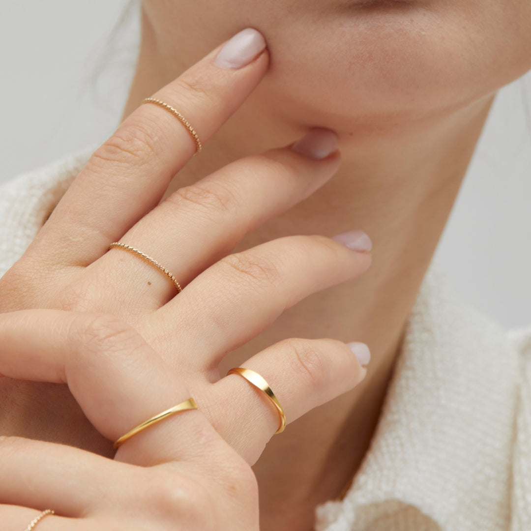 Enzi Gold Signet Ring - P I C N I C 