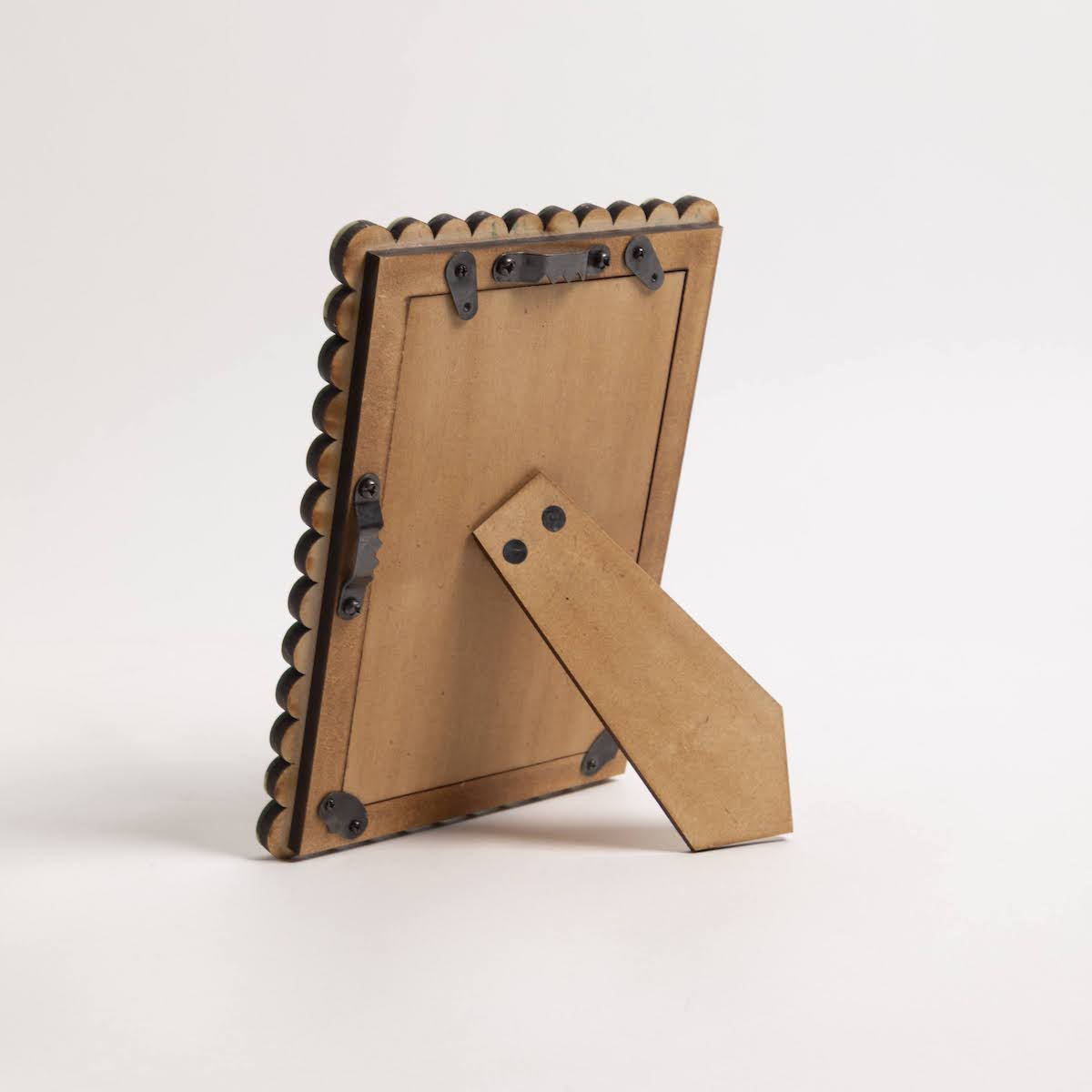 Chalet Resin Inlay Frame - P I C N I C