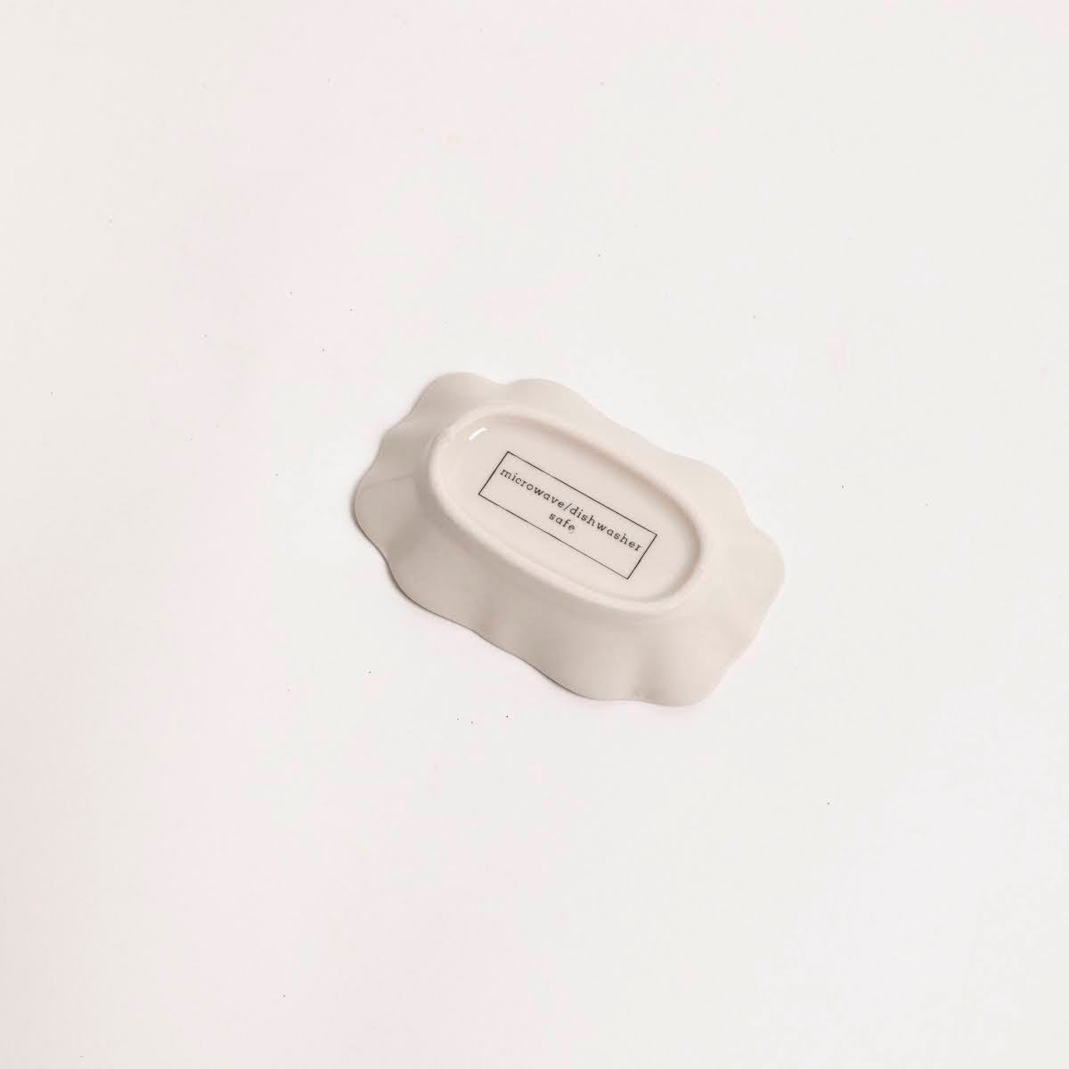 Petite Scalloped Edged Bow Dish - P I C N I C