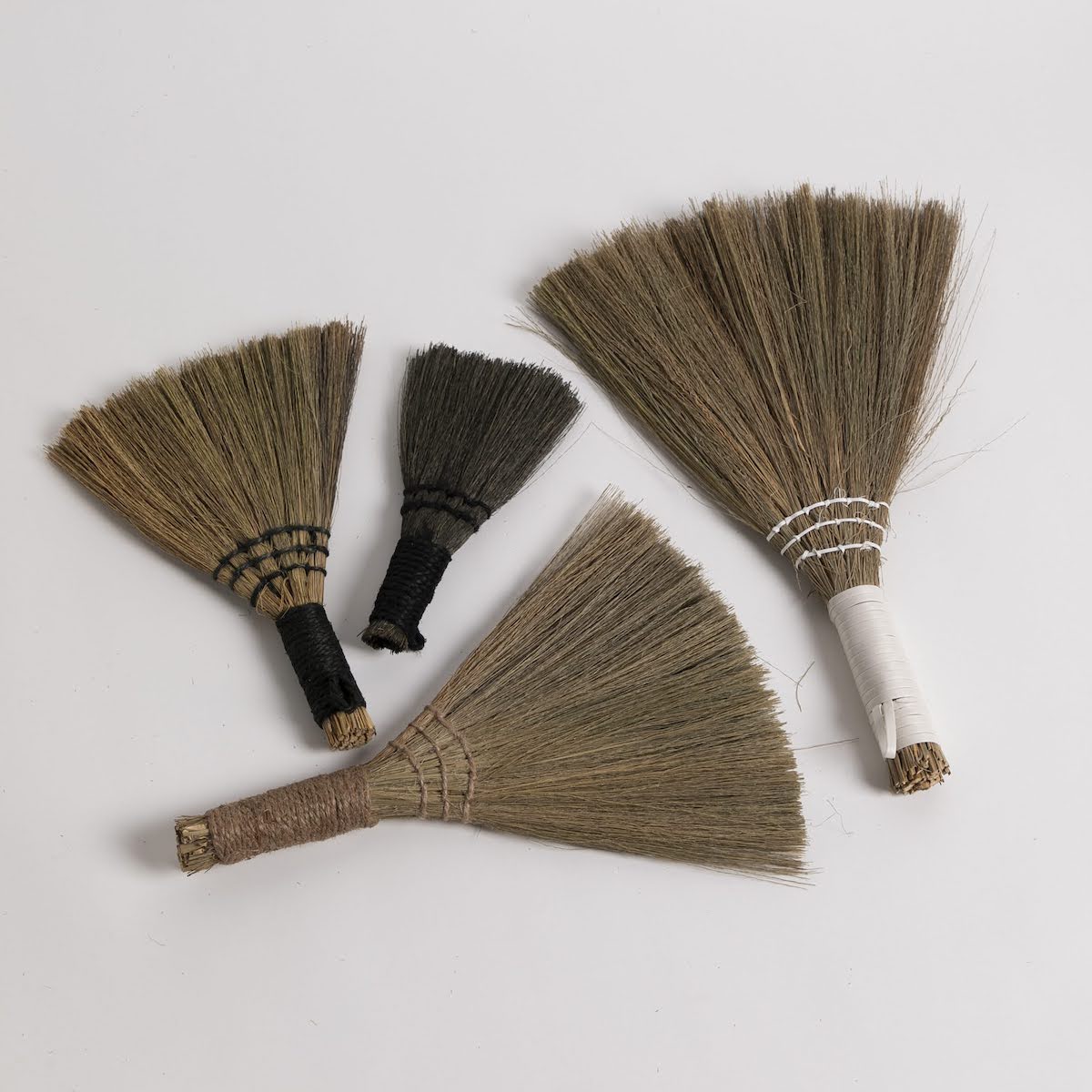 Haku Seagrass Broom Set - P I C N I C 