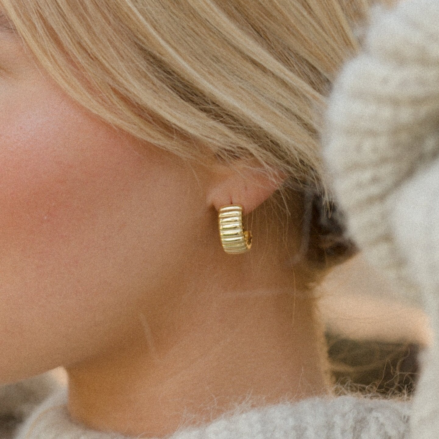 Kate Hoop Post Earring - P I C N I C 
