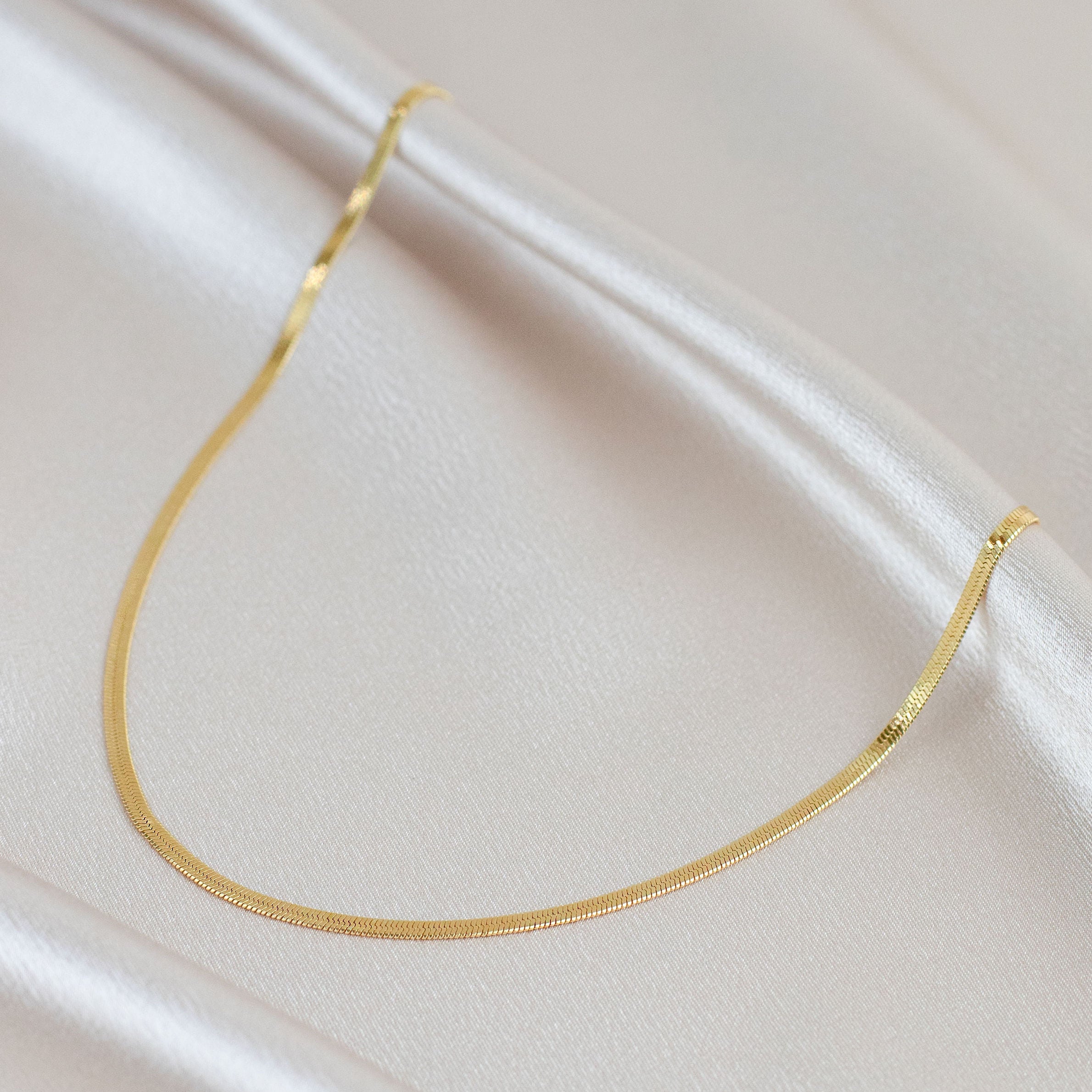 Herringbone Chain Necklace - P I C N I C 